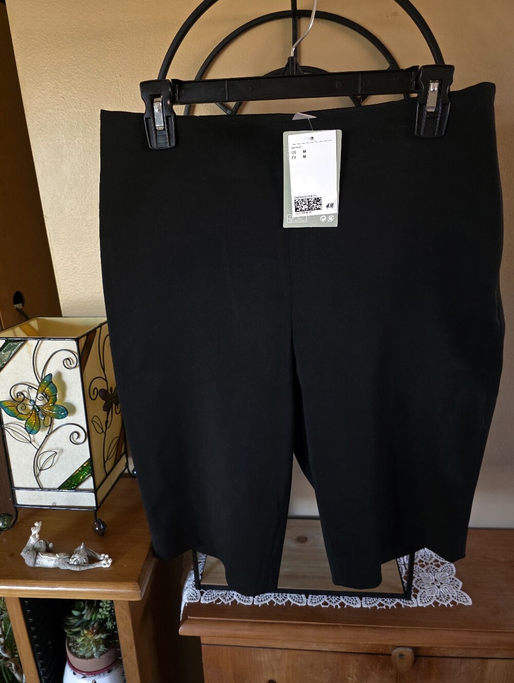🆕️ H&M Black Women's High Rise Flat Front Dressy Tailored Burmuda Shorts Size M